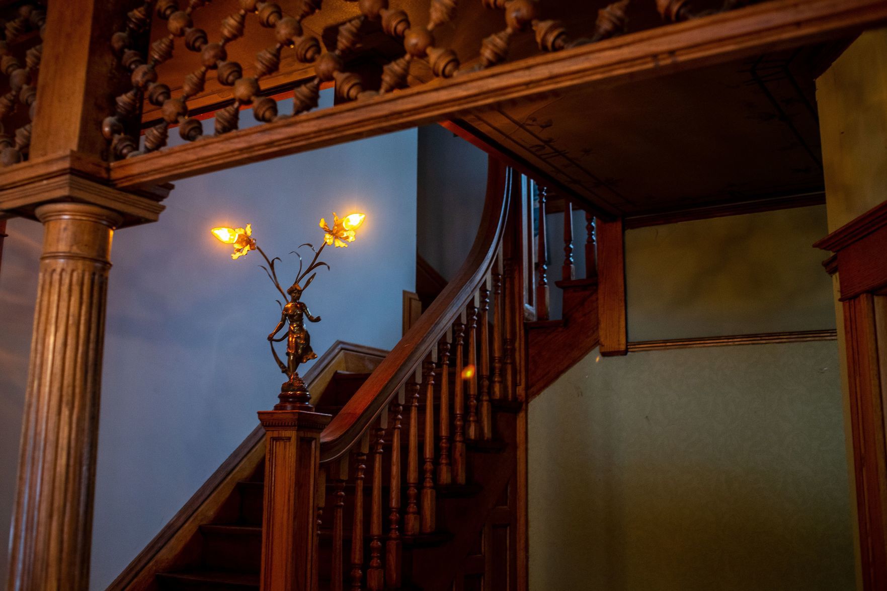Porter-Thomsen house light fixture